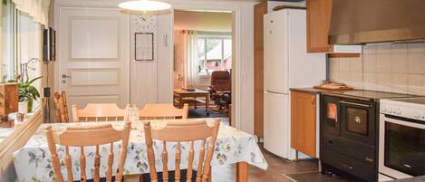 Kühlschrank, Herdplatte, Geschirrspüler