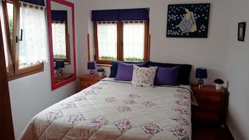 3 bedrooms, iron/ironing board, travel cot, Internet