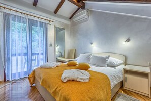 5 chambres, fer et planche à repasser, Wi-Fi gratuit, draps fournis
