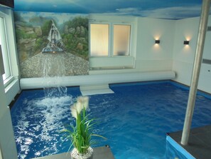 Innenpool, beheizter Pool