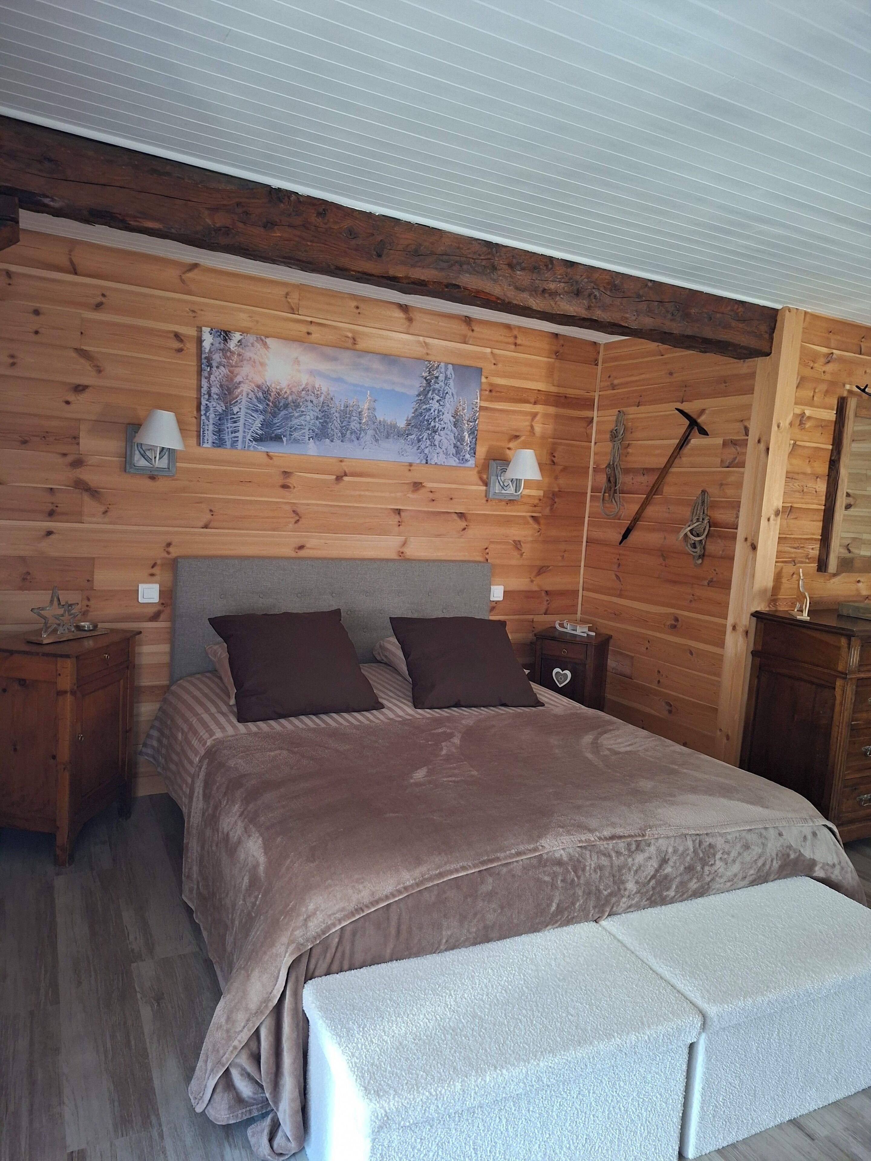 2 chambres, fer et planche à repasser, Wi-Fi, draps fournis