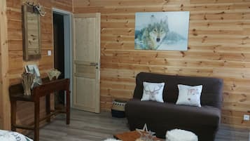 Una televisión, libros