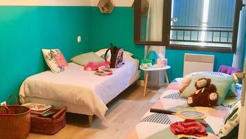 2 室のベッドルーム、WiFi、ベッドシーツ