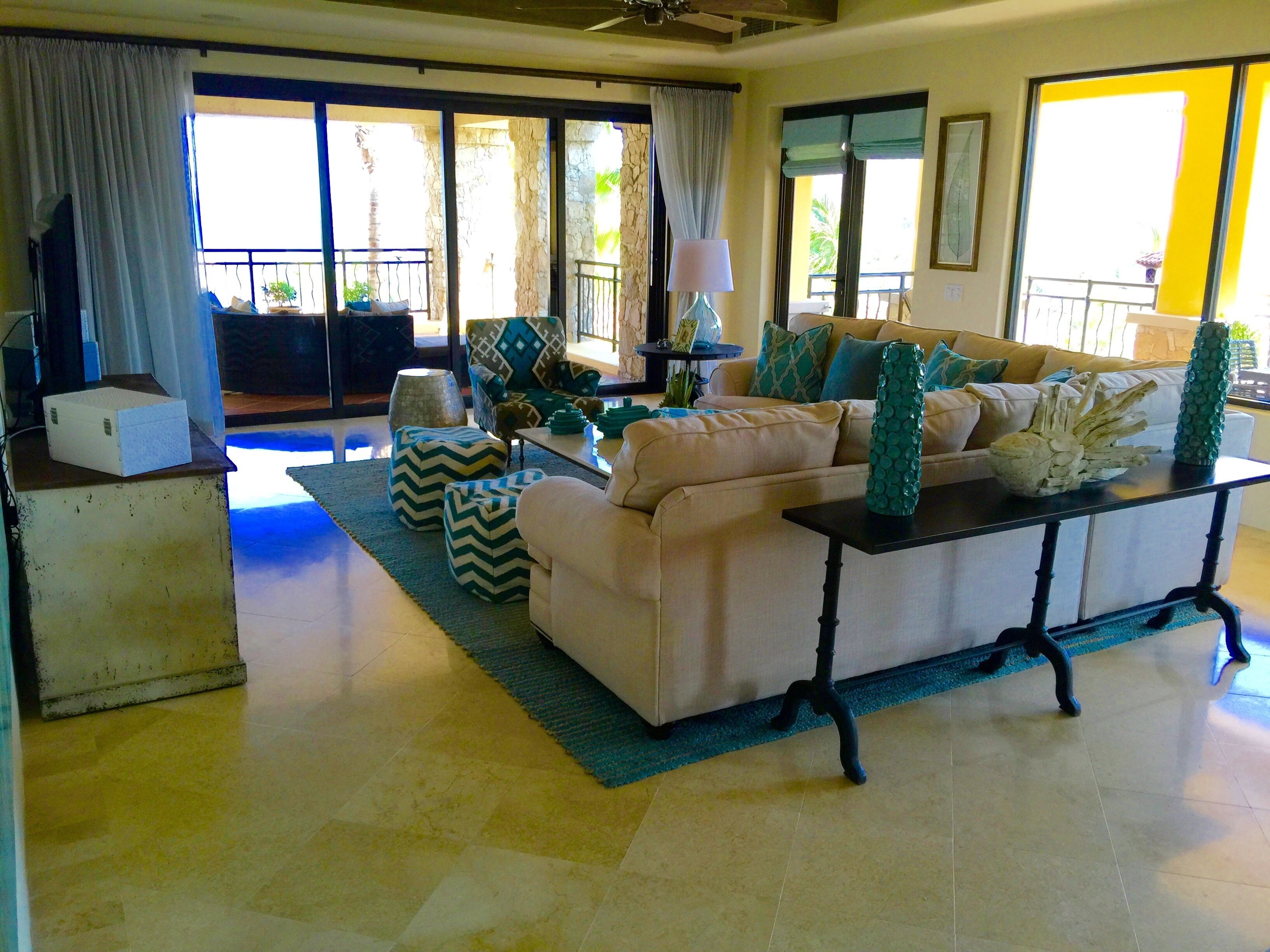 Televisión, estéreo y oficina 