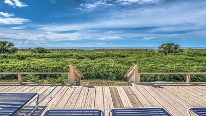 SUPER NICE! New King Bed! Great Ocean View!1 BD ~ 1 BA, 2 Bikes! #136