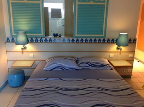 1 chambre, fer et planche à repasser, lit parapluie, Wi-Fi gratuit