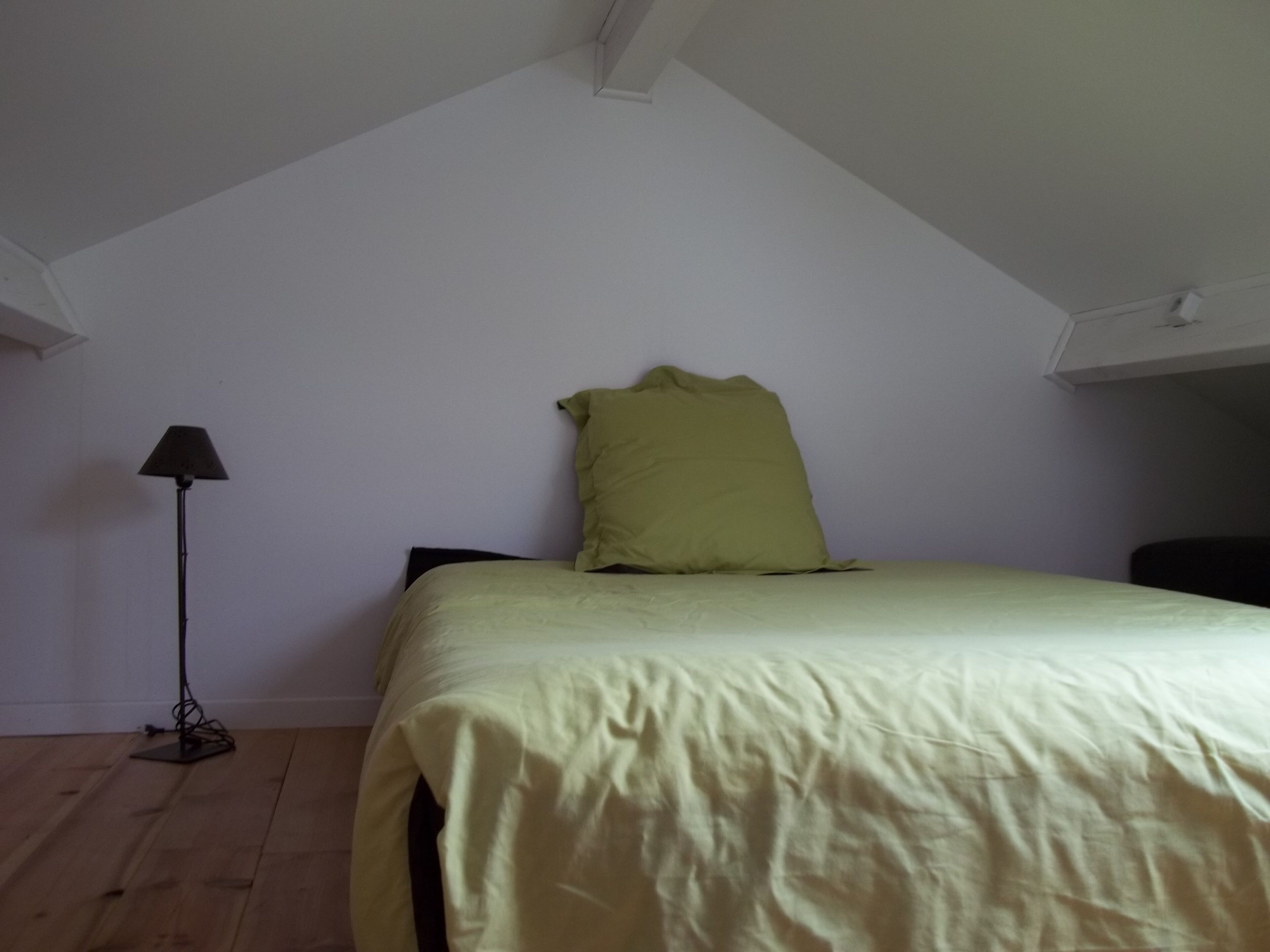 2 habitaciones, tabla de planchar con plancha, cuna de viaje y wifi 