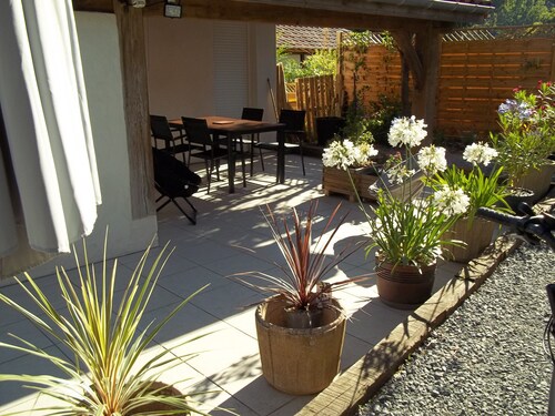 This old renovated forge, classified ***, combines charm of old and modern
