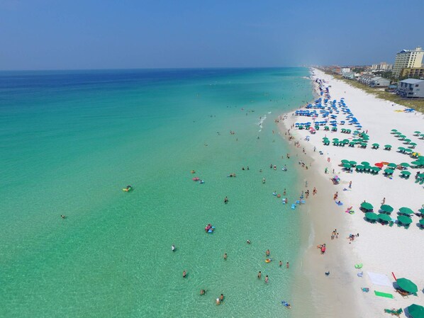 Beach nearby, sun-loungers, beach towels
