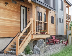 Exterior detail - Modern Comfy, Convenient New Build (Golden)