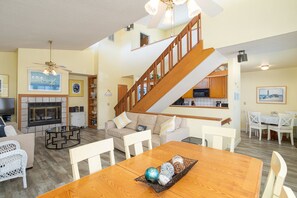 TV, fireplace, stereo - Sunny Pismo Beach Condo Three Blocks from the Beach (Pismo Beach)