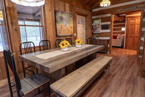 Dining - Cozy & Chic Rustic Retreat-Luxury Log Home ❤️ Near Downtown, Opry and Much More♫ (Nashville)