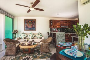 TV - Family-friendly BEACHFRONT!!!!! Amazing pools and best beach around!  (Nuevo Vallarta)