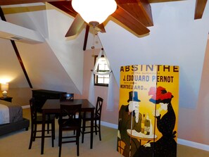 Dining - Studio Loft Apartment PERMITTED TEMECULA WINE COUNTRY VACATION HOME (Temecula)