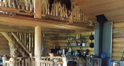 Perfect 'Get Away' kauniisti muotoiltu hirsimökki yksityisellä reservoirilla