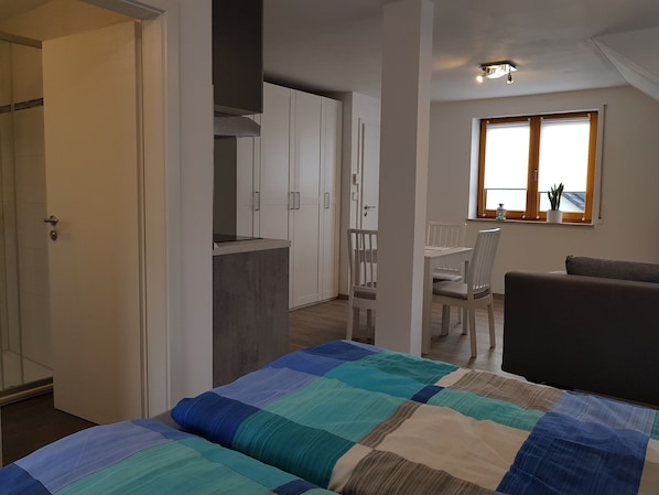 1 chambre, fer et planche à repasser, Wi-Fi gratuit, draps fournis