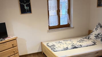 1 Schlafzimmer, Reisekinderbett, kostenloses WLAN, Bettwäsche
