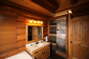 Dusche, Whirlpool, Haartrockner, Handtücher