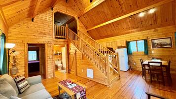 TV, fireplace, stereo