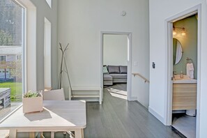 Interior - Modern Accommodations with Luxurious View (Seward)
