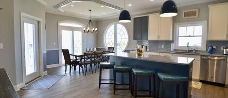 Geladeira, fogão, cooktop, lava-louças