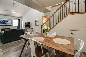 Dining - Great North Scottsdale Condo! (Scottsdale)