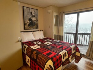 3 chambres, fer et planche à repasser, Wi-Fi, draps fournis