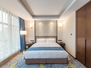 Standard Room, 1 King Bed