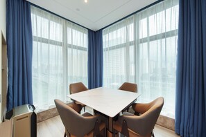 Premium bedding, free minibar, blackout drapes, free cribs/infant beds - Novotel Wuxi (Wuxi)