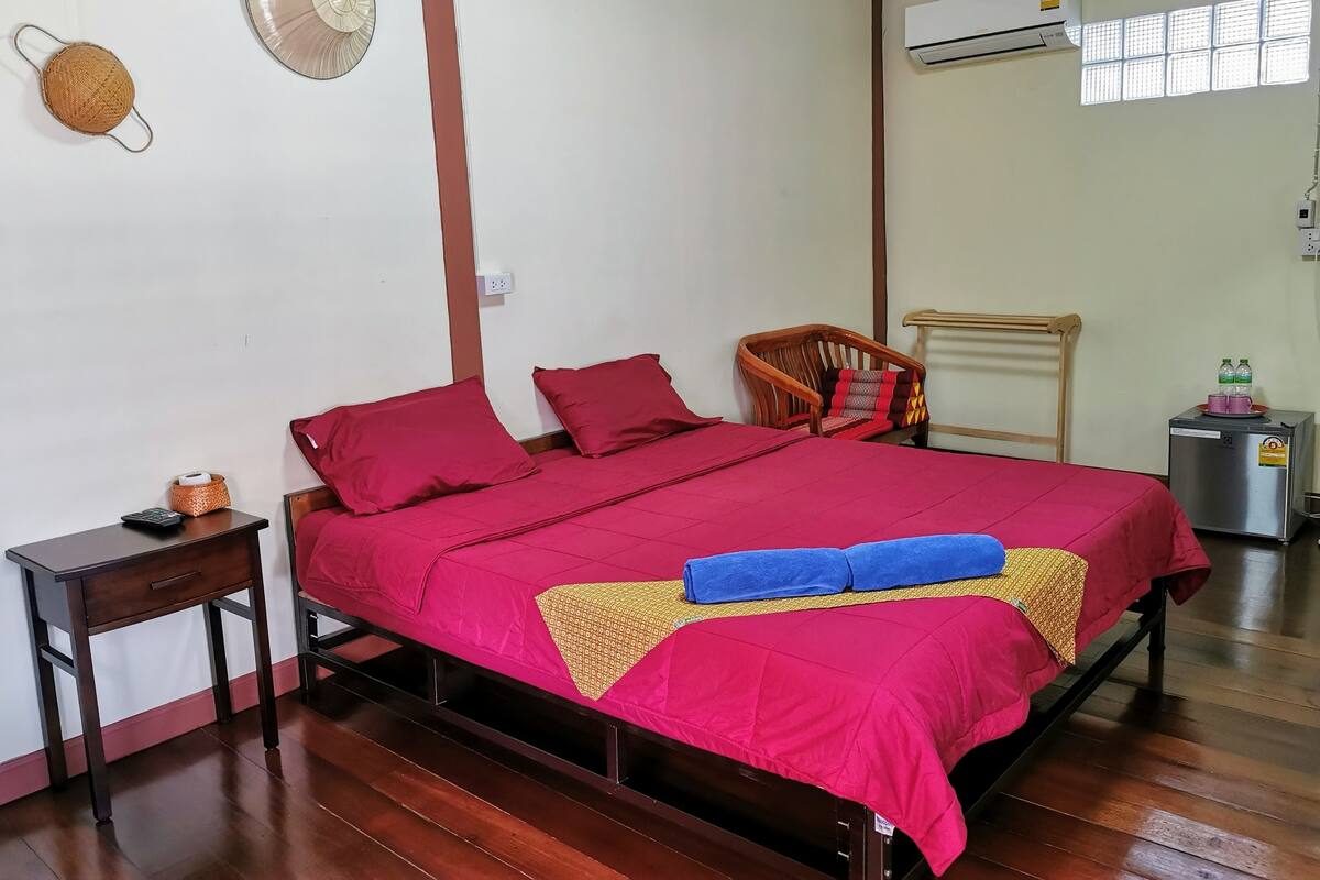 Double Room with Private Bathroom | Wi-Fi ฟรี
