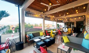 Restaurant - The Place Hostel & Rooftop Bar (Battambang)