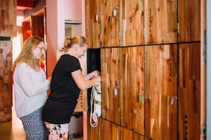 Deluxe Shared Dormitory | Room amenity - The Place Hostel & Rooftop Bar (Battambang)