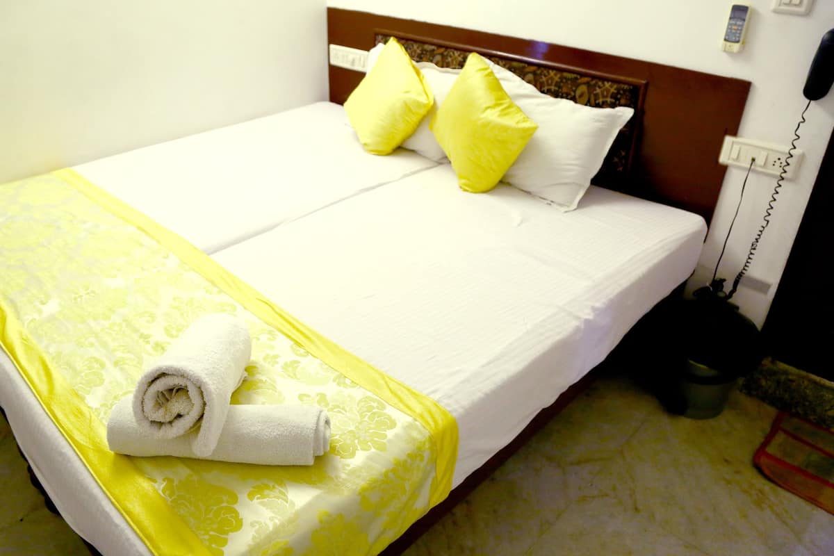 Rollaway beds, free WiFi