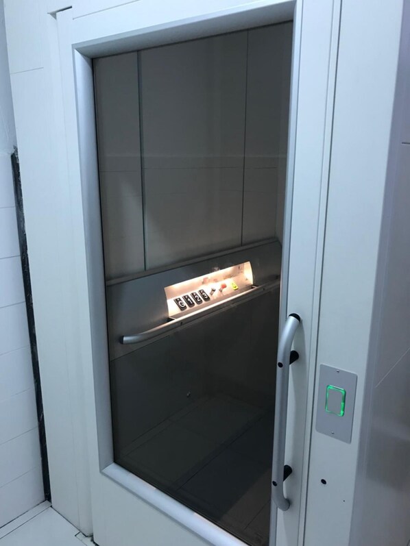 Unclassified image, 1 of 34, button - Hotel Mill Road (Malacca City)