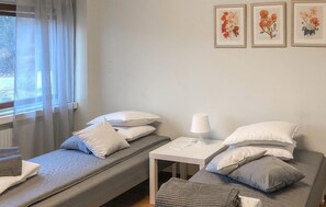 4 bedrooms, free WiFi, bed sheets