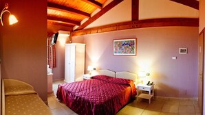 In-room safe, blackout drapes, soundproofing, iron/ironing board - Hotel La Tortiola (Vigarano Mainarda)