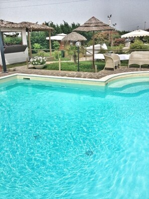 Outdoor pool - Hotel La Tortiola (Vigarano Mainarda)