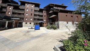 Exterior - Spacious apartment 6 pers., balcony, ski locker, slope-side (Les Allues-Méribel)