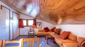 Living area - Spacious apartment 6 pers., balcony, ski locker, slope-side (Les Allues-Méribel)