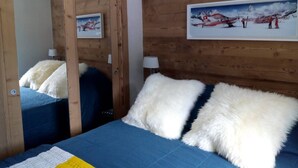 2 bedrooms