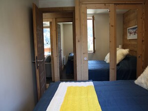 2 bedrooms
