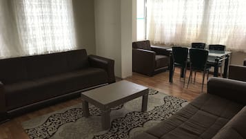 Apartment, Nichtraucher | Wohnzimmer | LCD-Fernseher