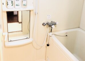 Chambre Familiale, non-fumeur | Salle de bain