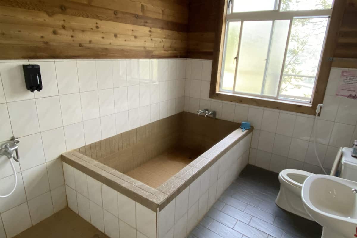 family chalet | deep-soaking bathtub