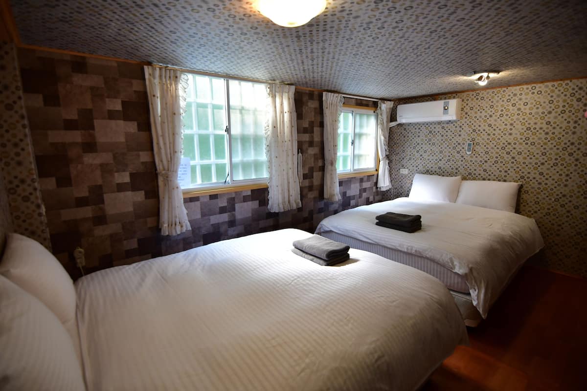 basic house, 2 bedrooms | 1 bedroom, blackout curtains, free wifi, bed sheets