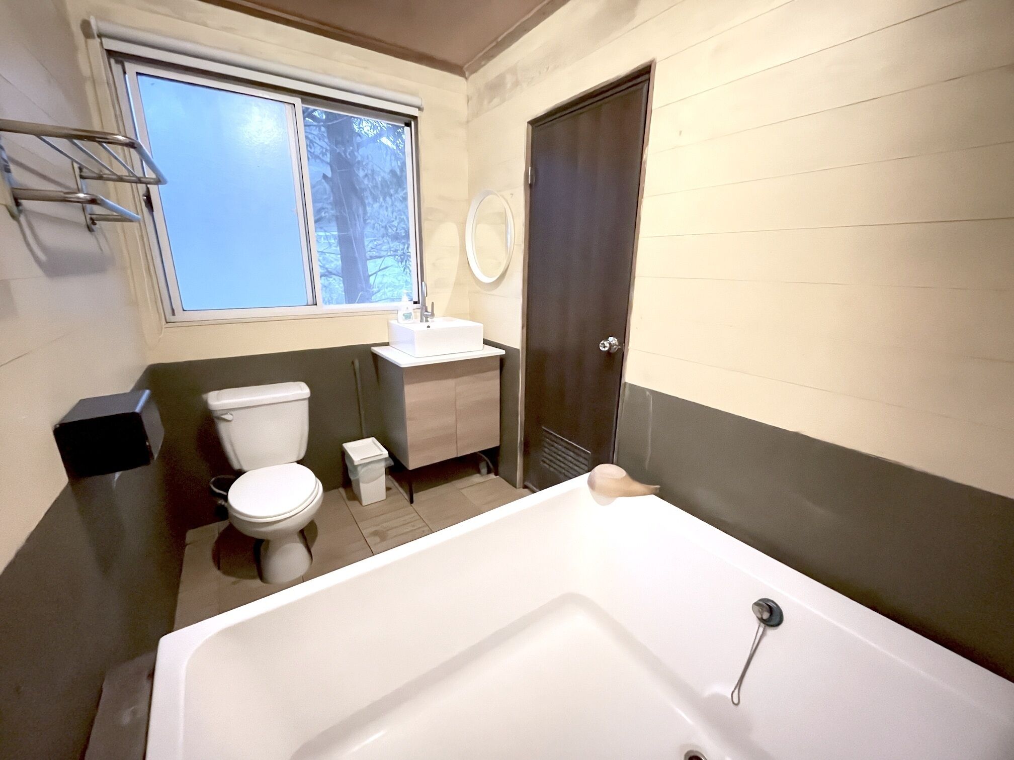 double room (c) | bathroom | combined shower/bathtub, spring water bathtub, hair dryer, slippers
