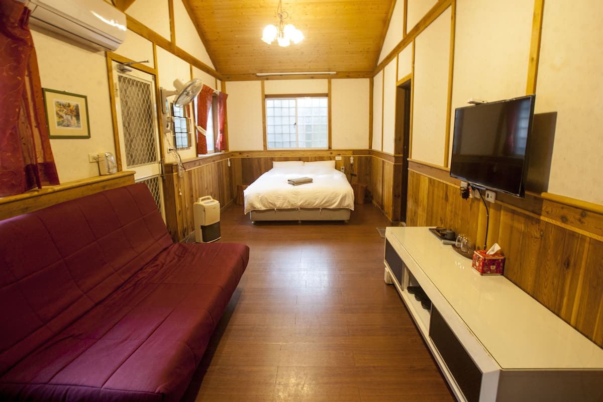 Blackout curtains, free WiFi, bed sheets