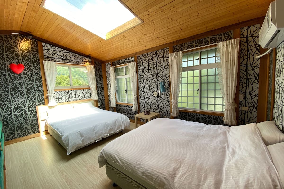 family chalet | 1 bedroom, blackout curtains, free wifi, bed sheets