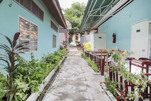 Courtyard - OYO 681 Paradise Hotel (Krabi)