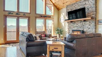 TV, fireplace, DVD player